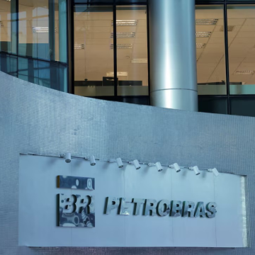 Brazil’s Petrobras lowers jet fuel prices by 3.7%