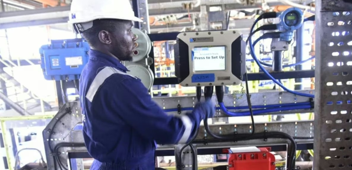 Dangote starts free fuel distribution Monday