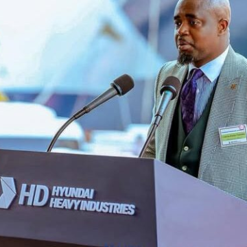 Saudi Arabia Trades Oil Barrels for Batteries