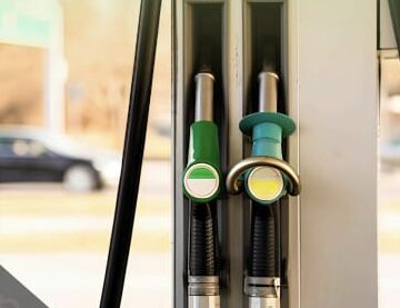 COMAC Projects Further Drop in Fuel Prices as Global Oil Market Slump Pushes Down Costs